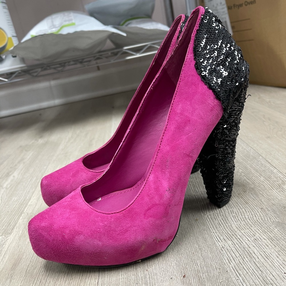 BCBG heels